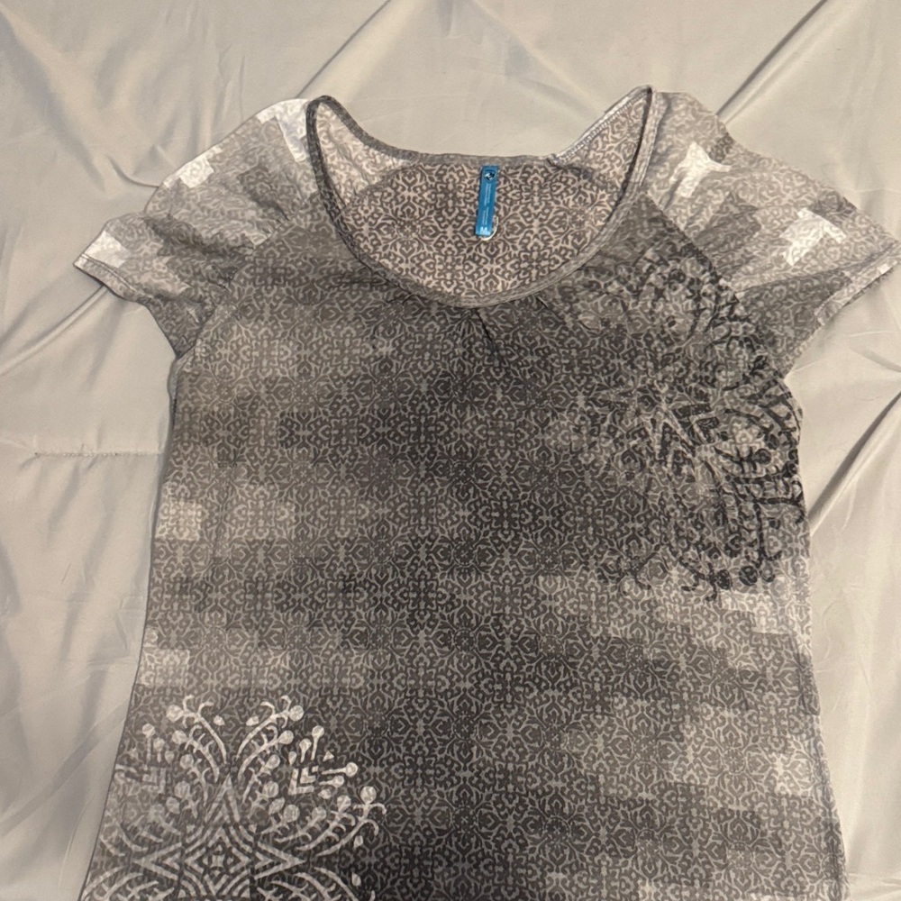 Kuhn Gray Patterned Short Sleeve Top